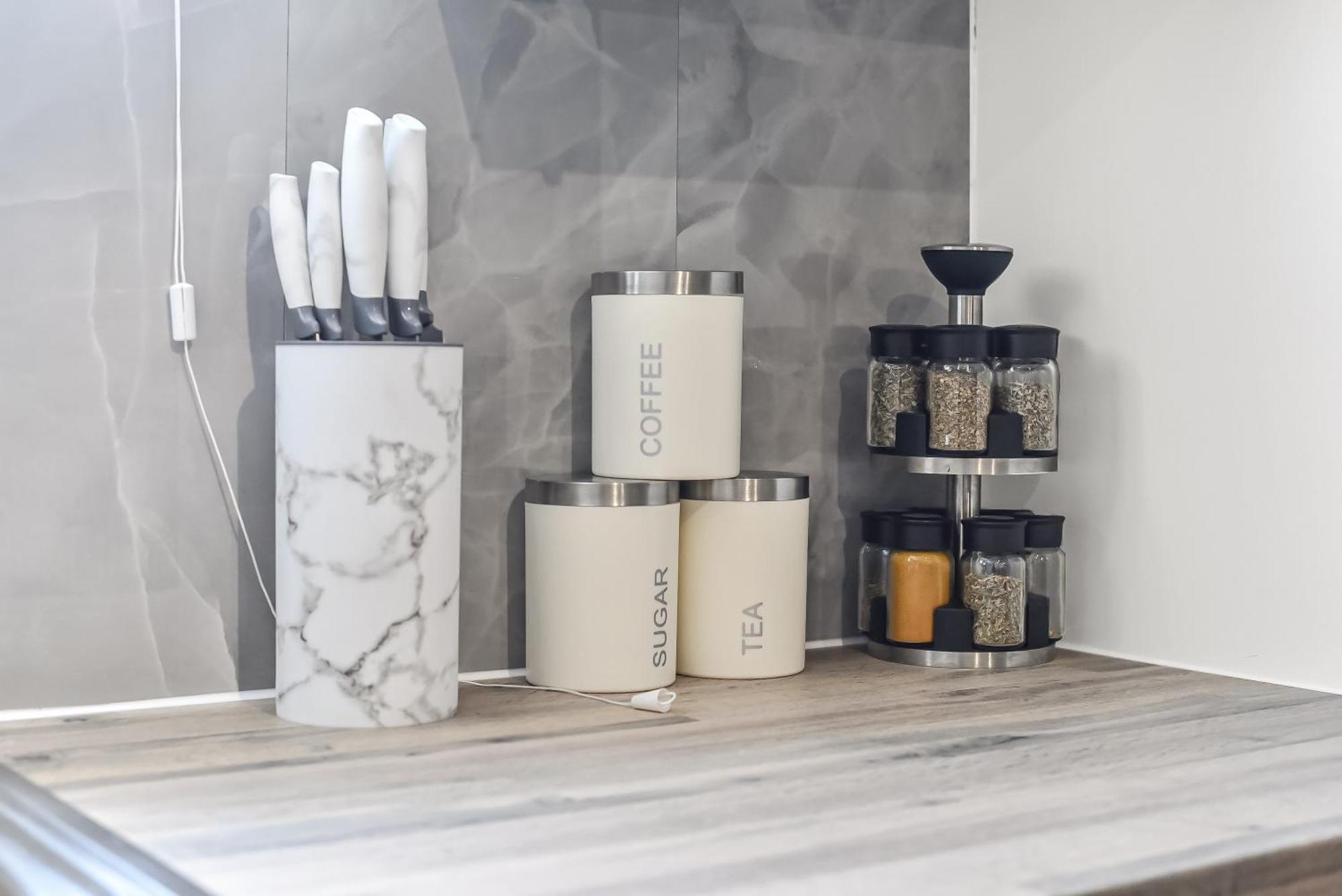 Apartment Cozy & Contemporary 2-br Flat Near Shops & Transit *