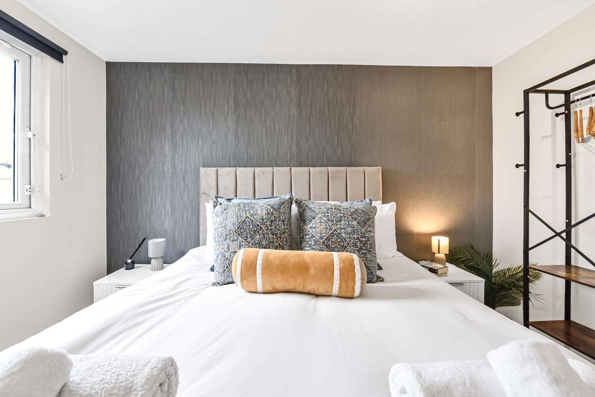 Apartment Cozy & Contemporary 2-br Flat Near Shops & Transit *