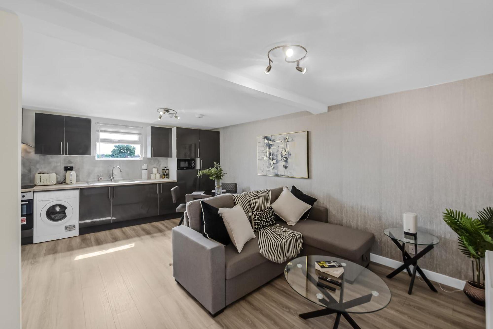 Cozy & Contemporary 2-br Flat Near Shops & Transit Apartment London